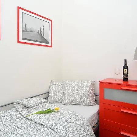 Old Jewish Cemetery View Apartment